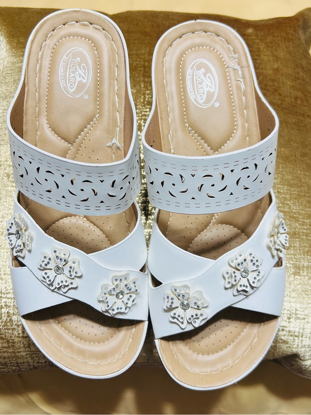 White Women's Floral Slide Sandals